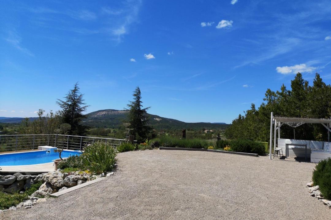 Photo of Others in Ongles