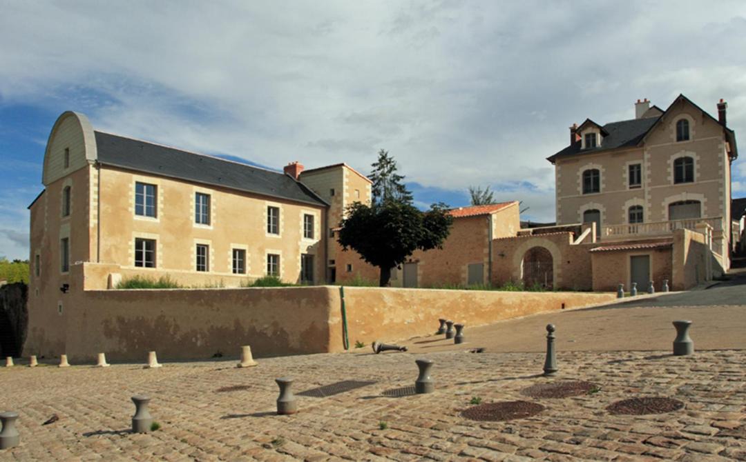 Photo of Buildings in Saint-Florent-le-Vieil