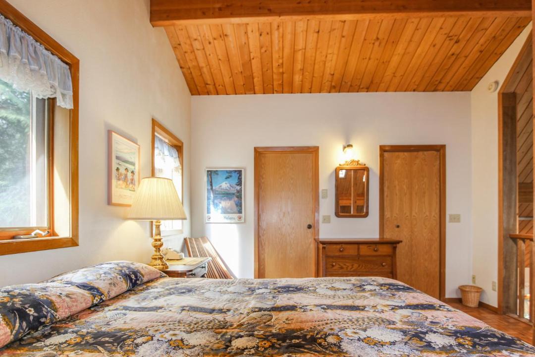 Photo of Bedroom in Lopez Island