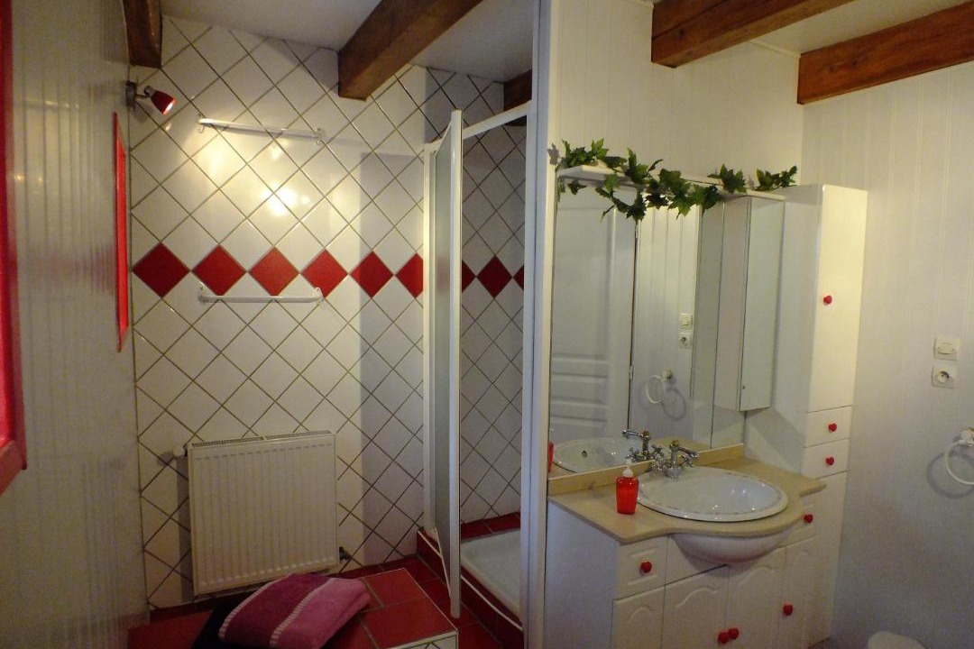 Photo of Bathroom in Rasey