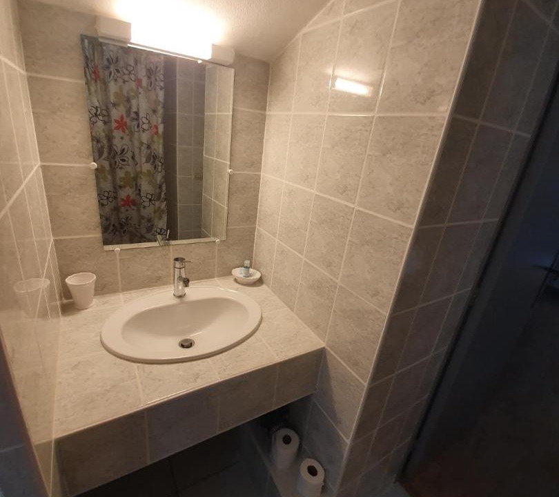 Photo of Bathroom in Thenac