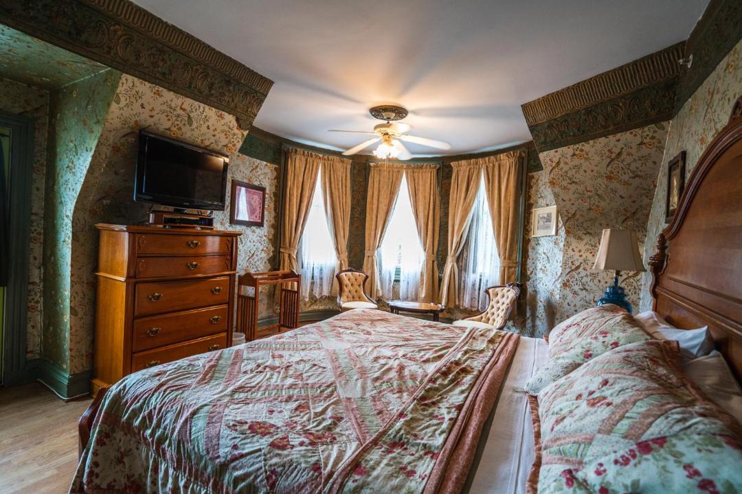 Photo of Bedroom in Downtown Baltimore