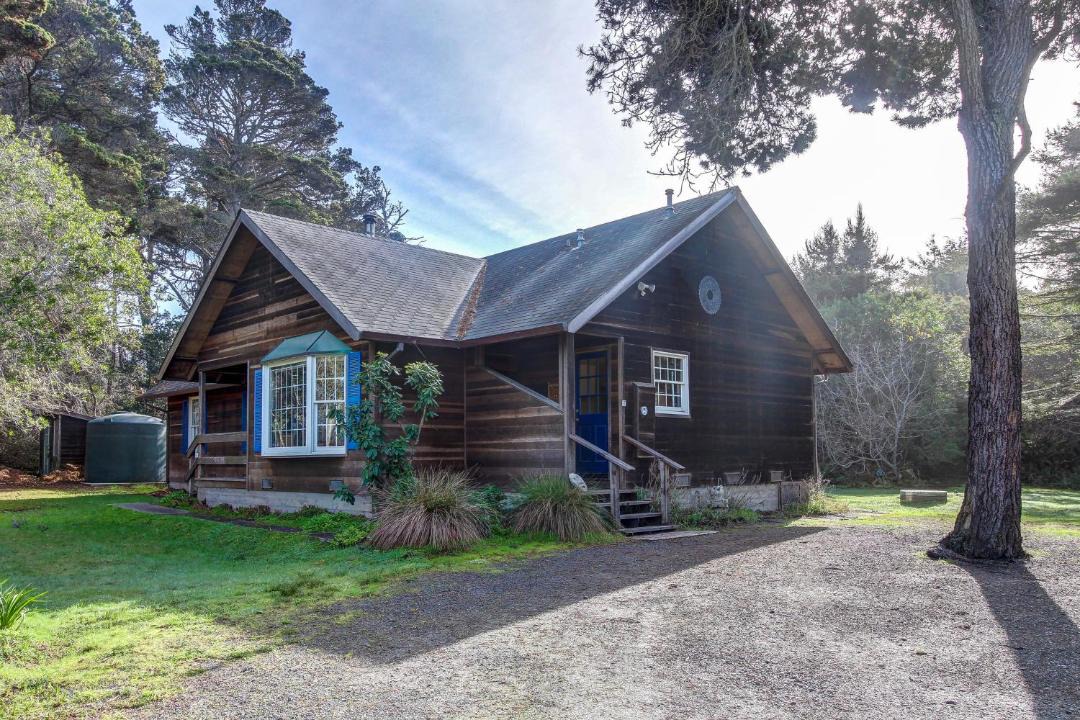 Photo of Others in Cleone
