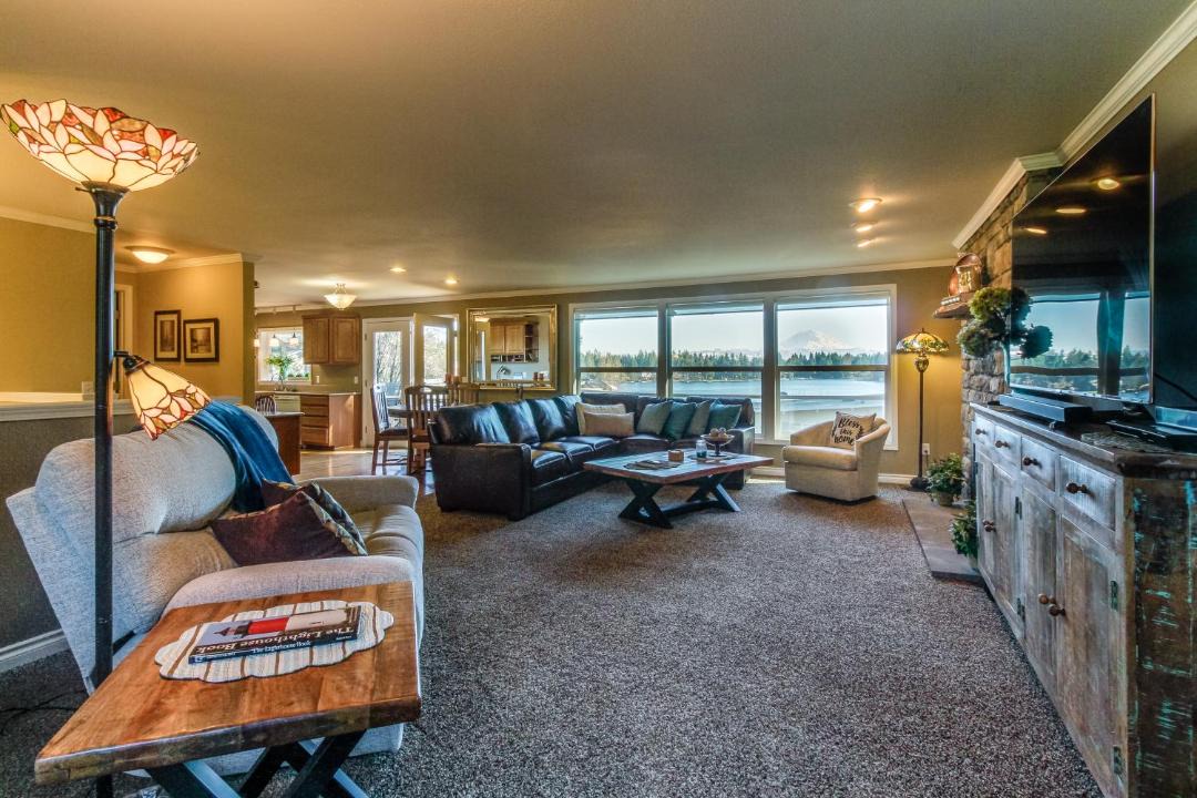 Photo of Livingroom in Lake Morton-Berrydale