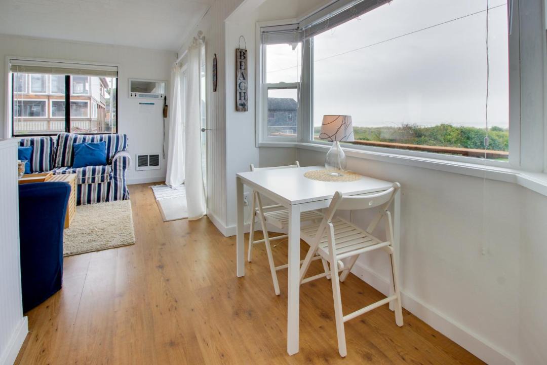 Photo of Livingroom in Rockaway Beach