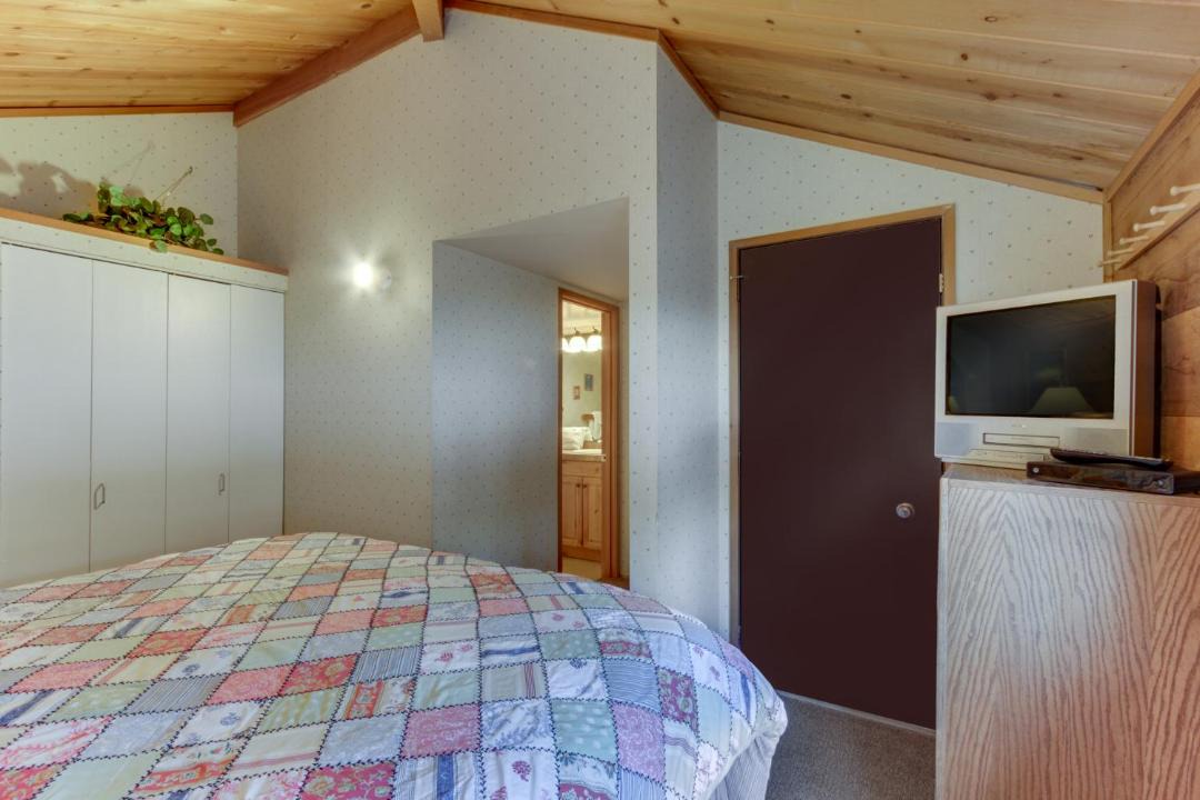 Photo of Bedroom in Sunriver