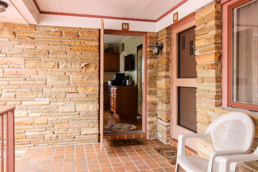 Photo of Others in Hollywood