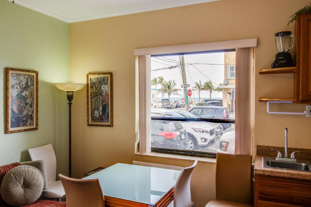 Photo of Others in Hollywood