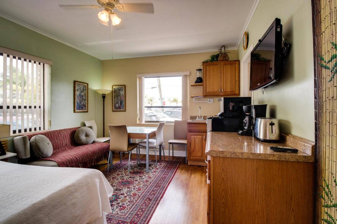 Photo of Others in Hollywood