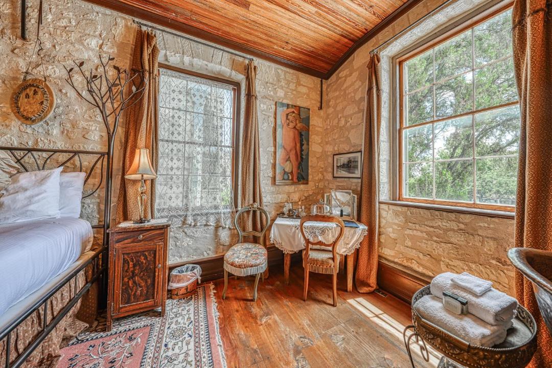 Photo of Livingroom in Fredericksburg