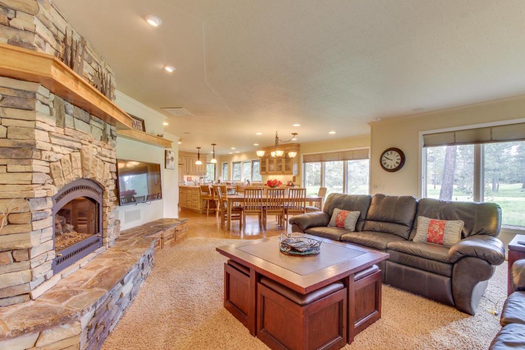 Photo of Livingroom in Sunriver