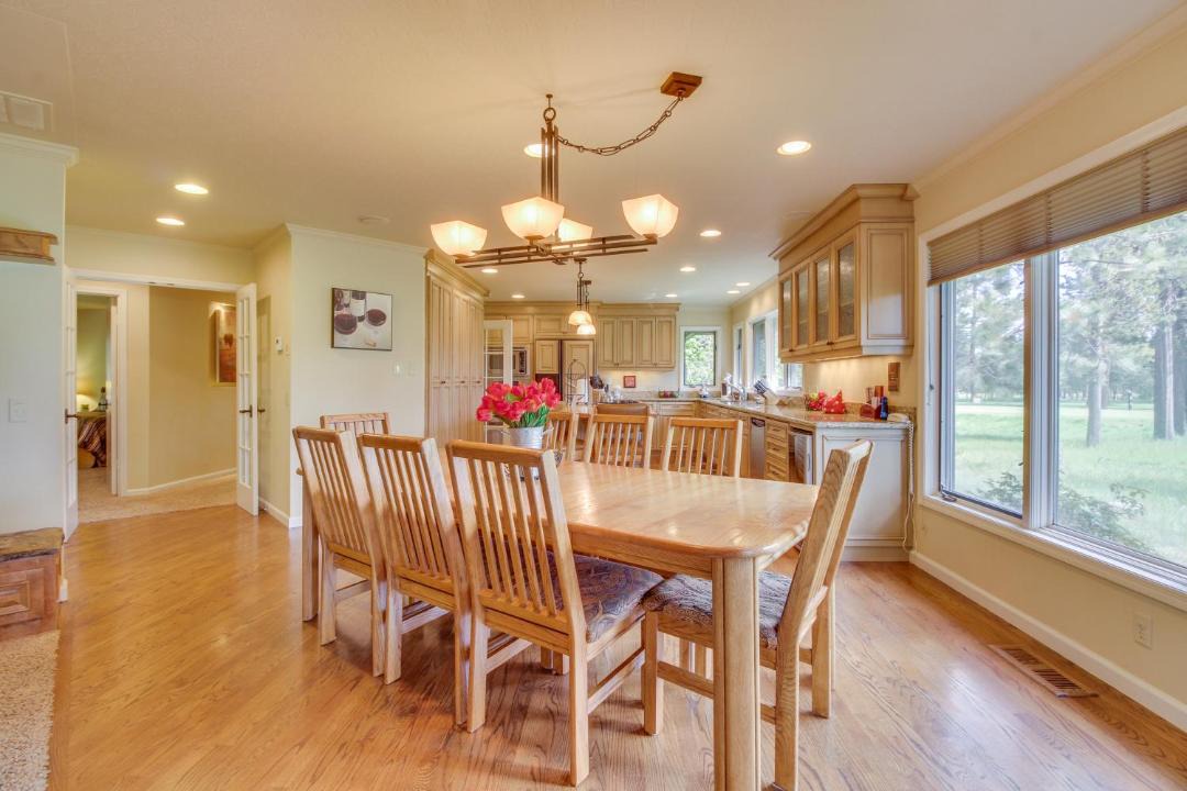 Photo of Livingroom in Sunriver