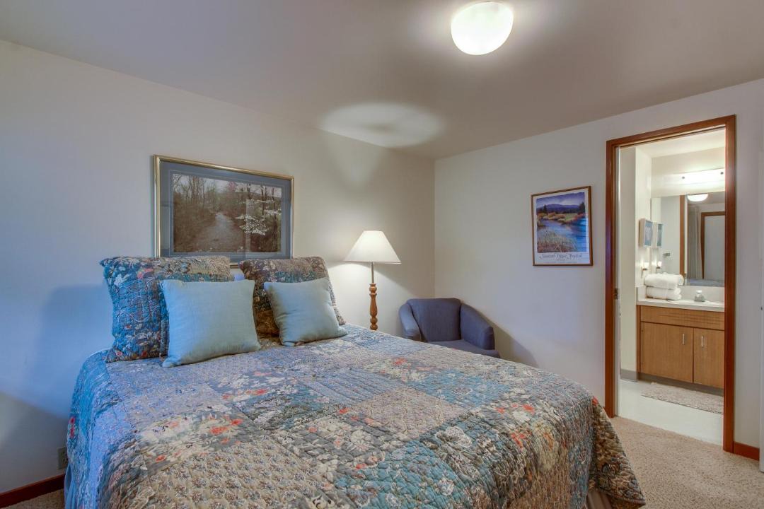 Photo of Bedroom in Overlook Park
