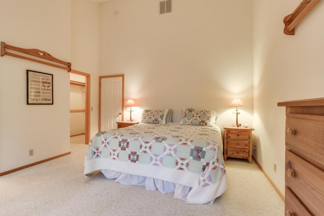 Photo of Bedroom in Black Butte Ranch