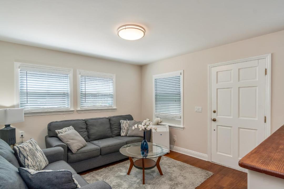 Photo of Livingroom in Cortez Hill