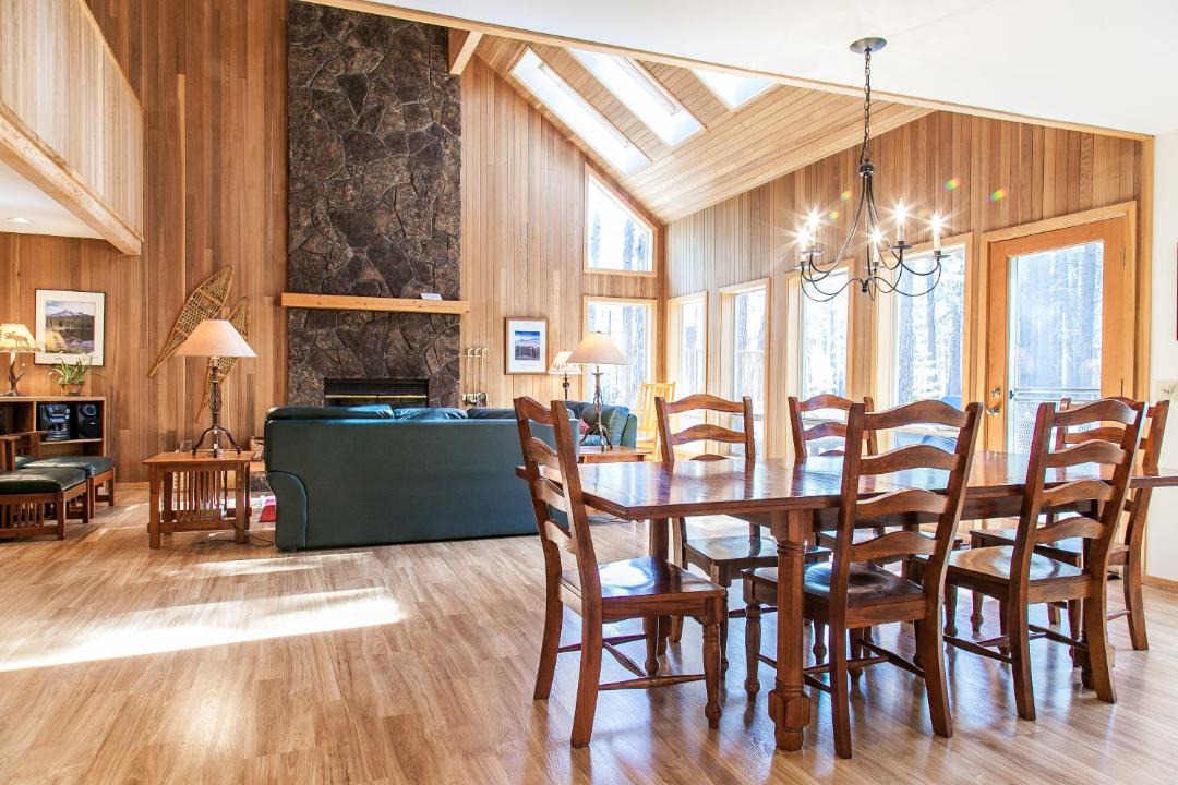 Photo of Livingroom in Black Butte Ranch