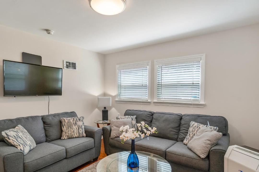 Photo of Livingroom in Cortez Hill