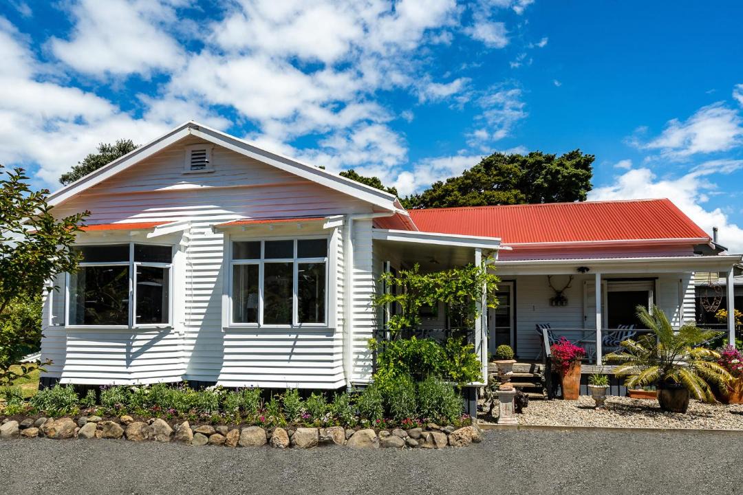 Photo of Buildings in Russell