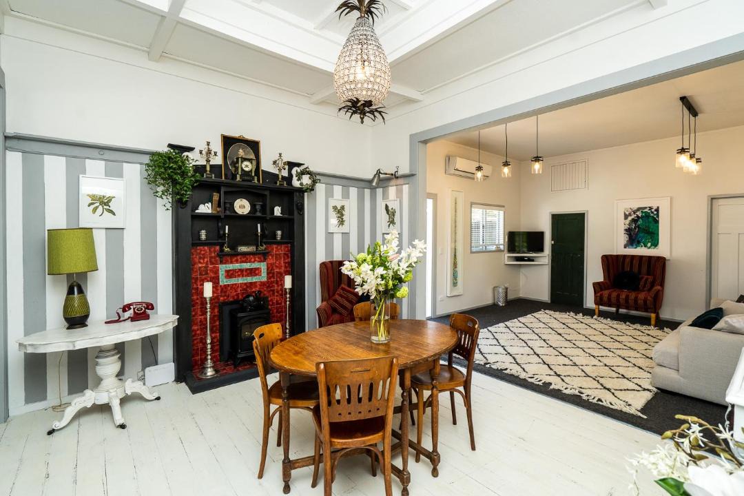 Photo of Livingroom in Russell