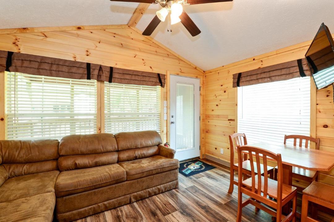 Photo of Livingroom in Amboy