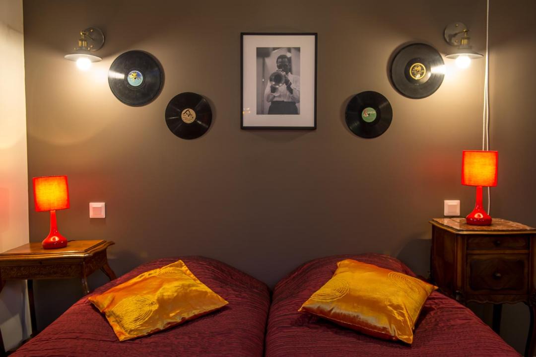 Photo of Others in Rou-Marson