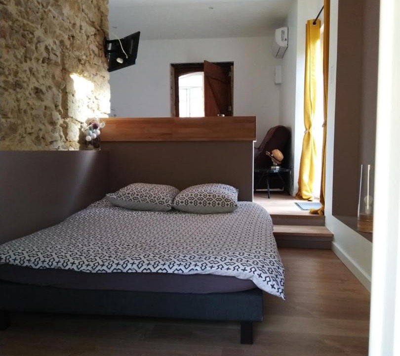 Photo of Bedroom in Saint-Pierre-d'Aurillac