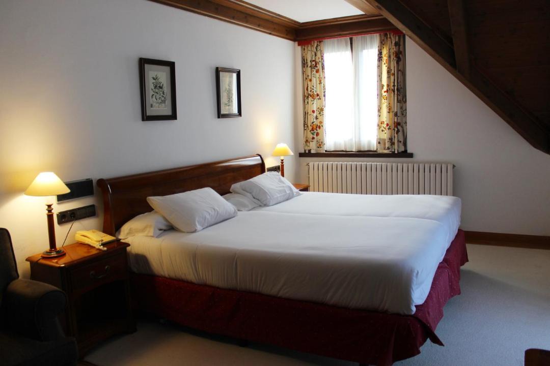 Photo of Bedroom in Tredos