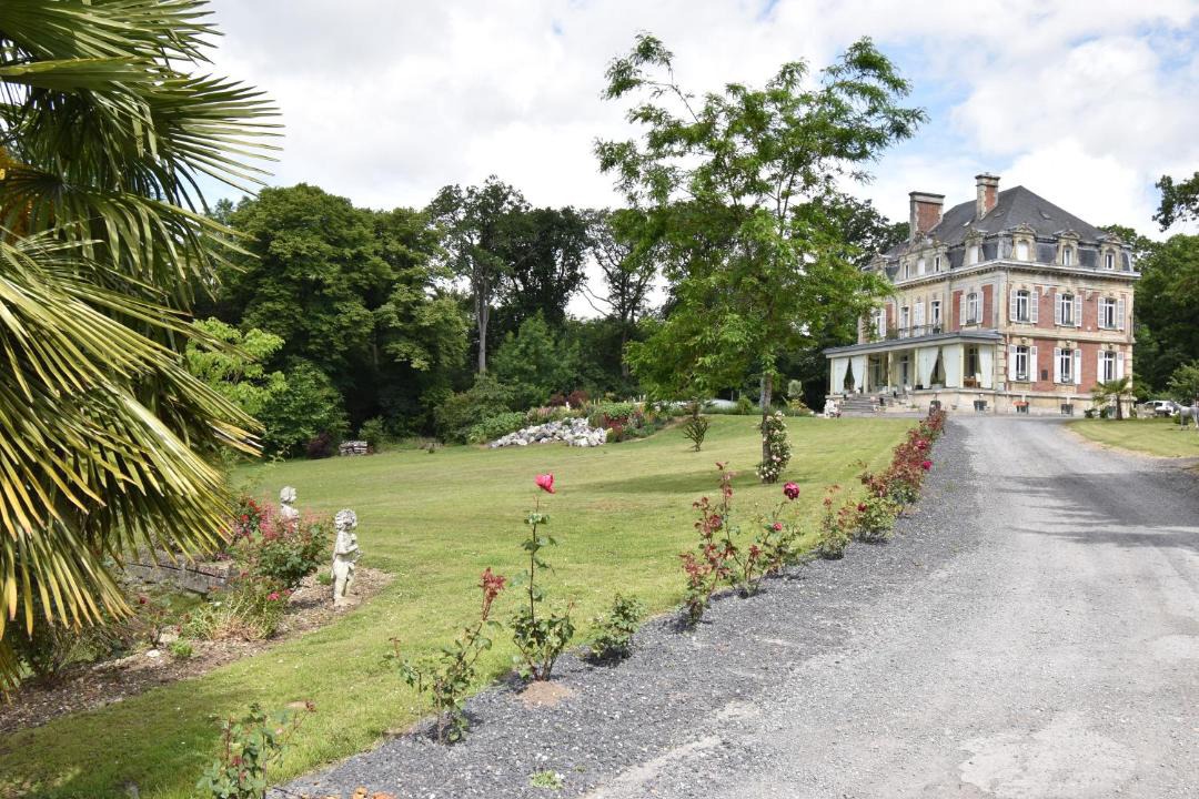 Photo of Others in Broyes