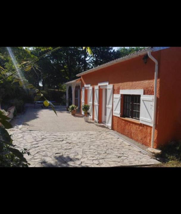 Photo of Buildings in Sainte-Colombe-en-Bruilhois