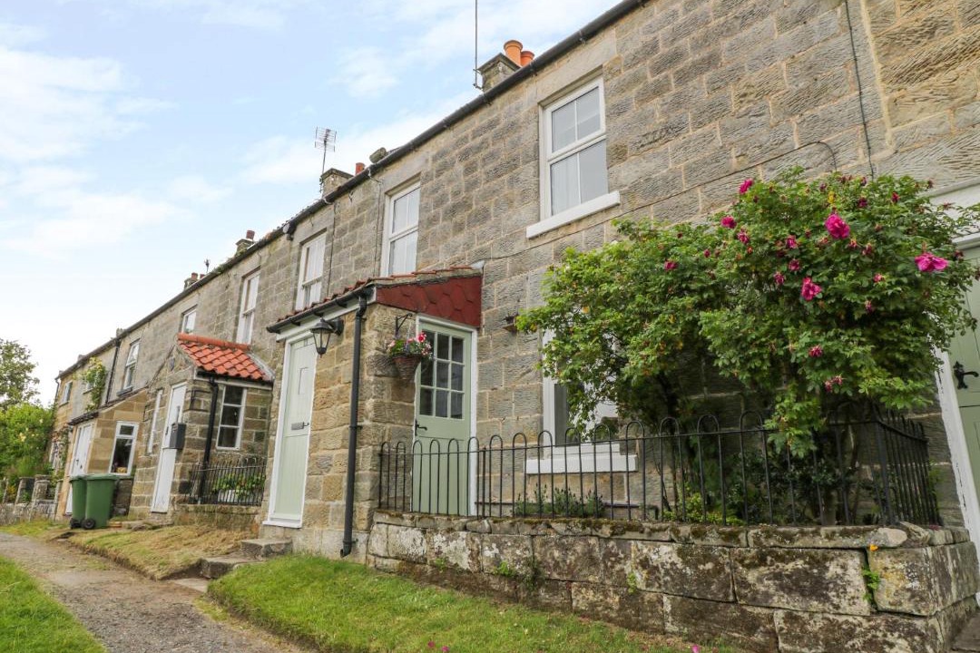 Photo of Buildings in Ainthorpe