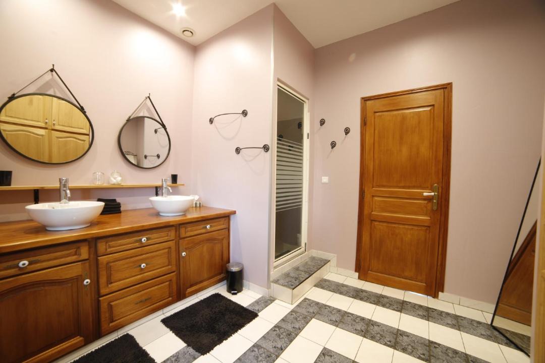 Photo of Bathroom in Warmeriville