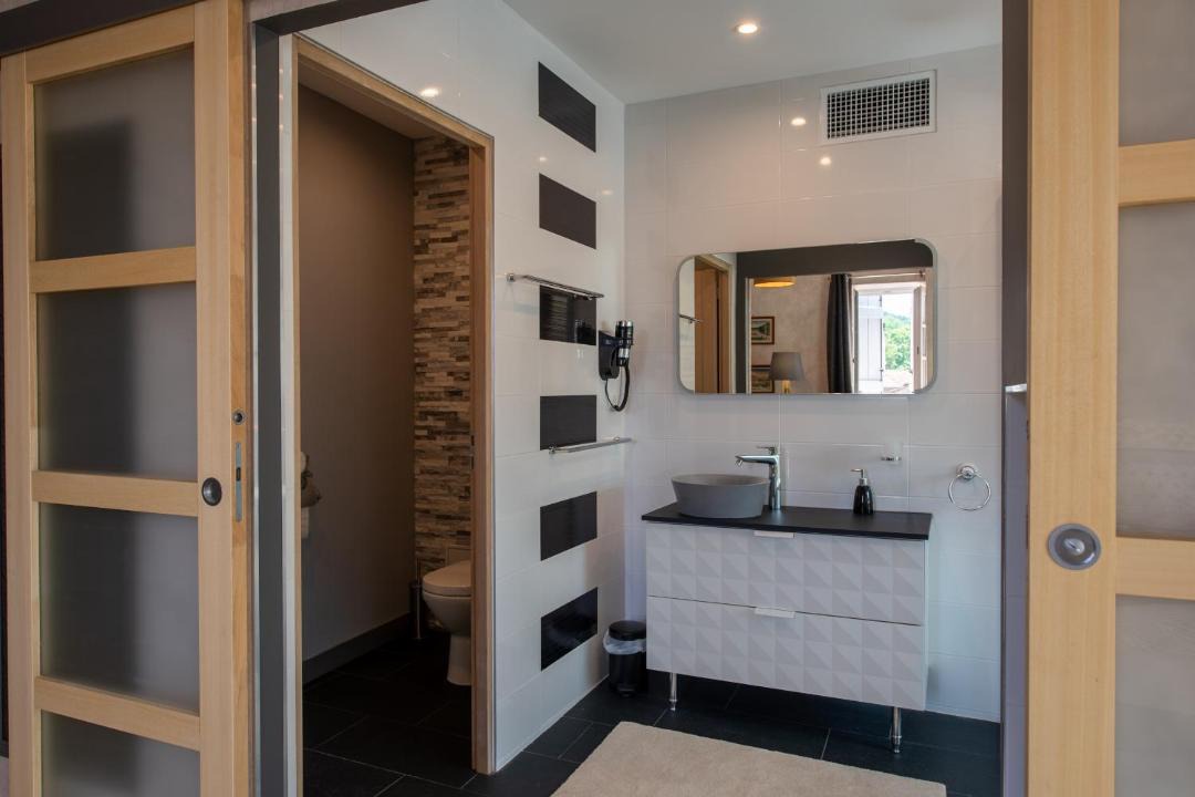 Photo of Bathroom in Savigny-les-Beaune