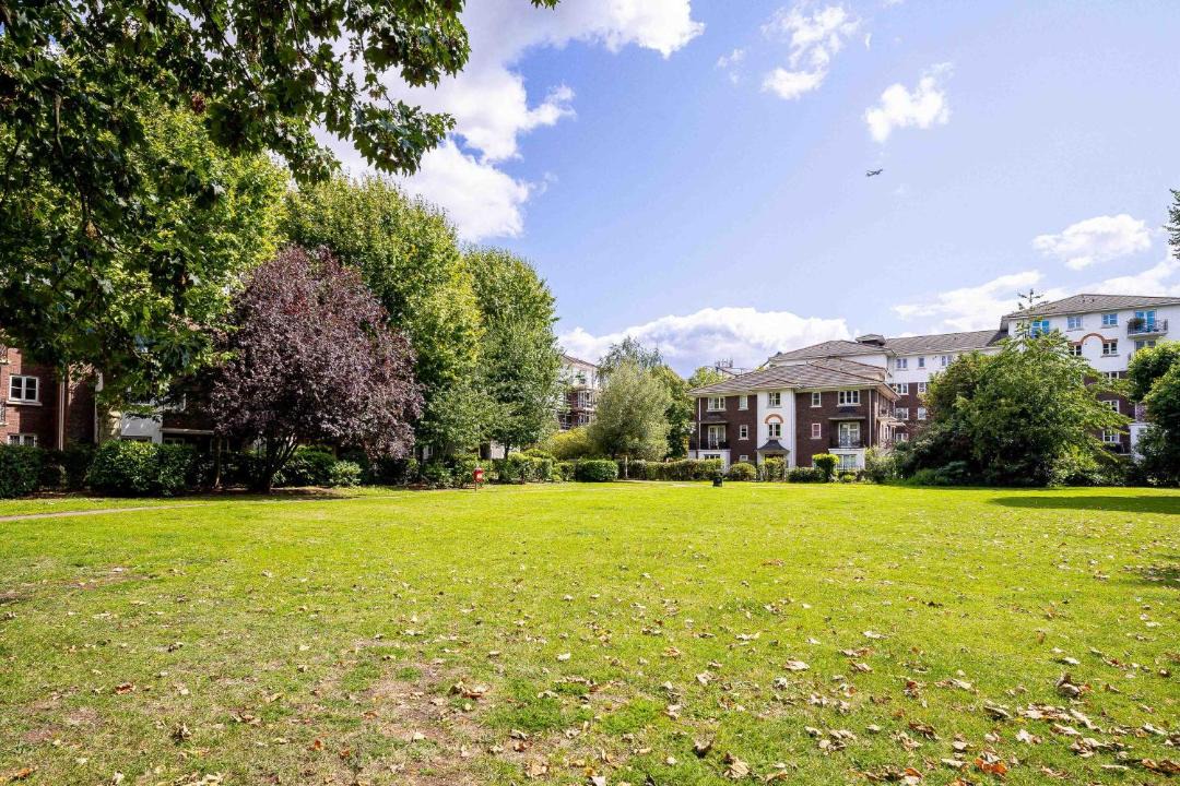 Photo of Others in West Brompton