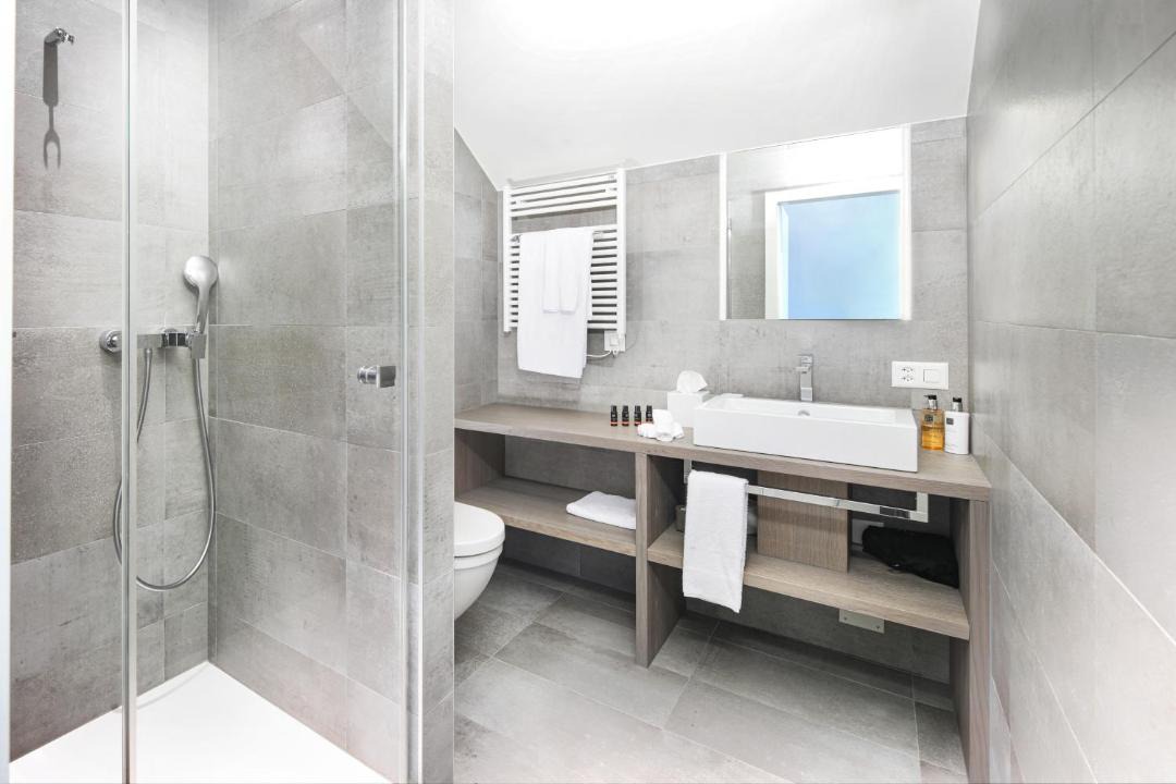 Photo of Others in Lucens