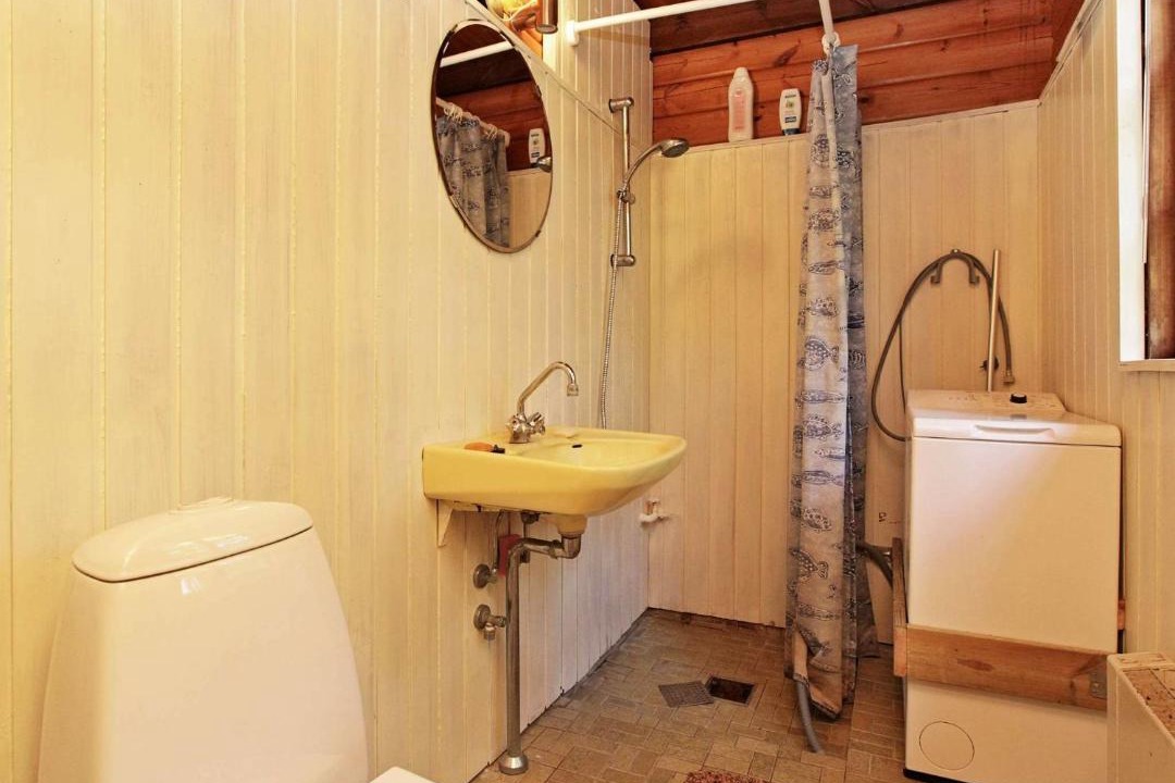 Photo of Bathroom in Yderby