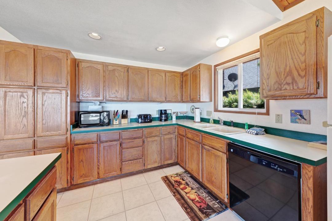 Photo of Kitchen in Gleneden Beach