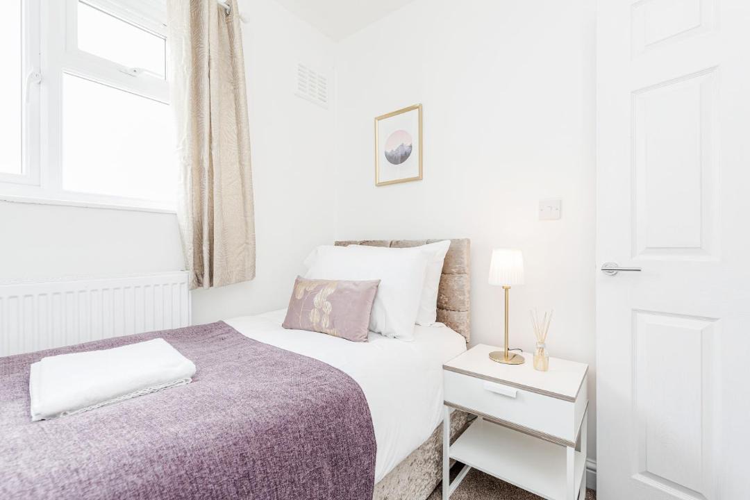 Photo of Bedroom in South Ockendon