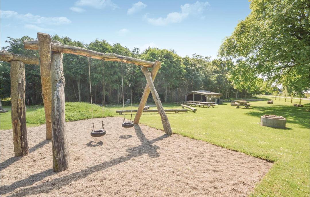 Photo of Others in Arø