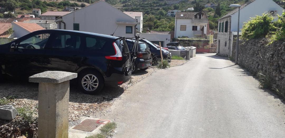 Photo of Others in Vis