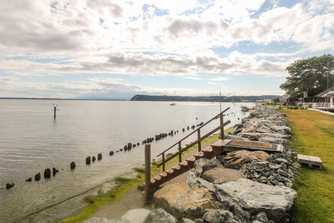 Photo of Others in Clinton