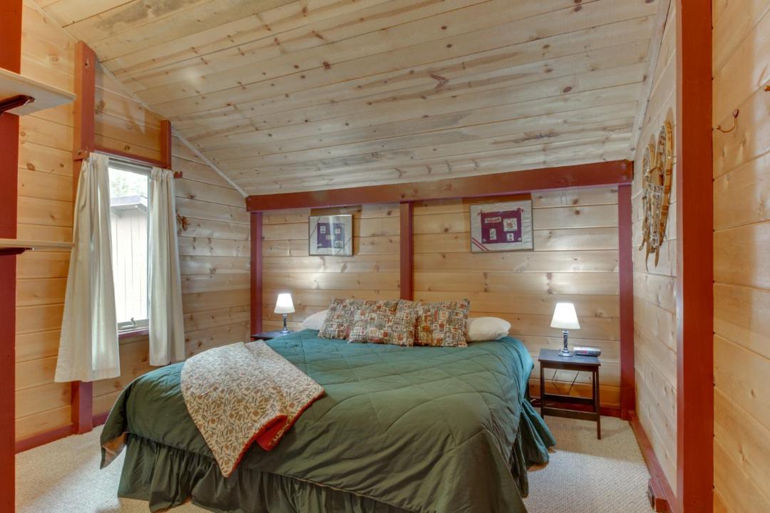 Photo of Bedroom in Sunriver