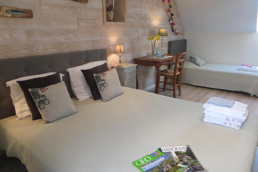 Photo of Others in Carneville