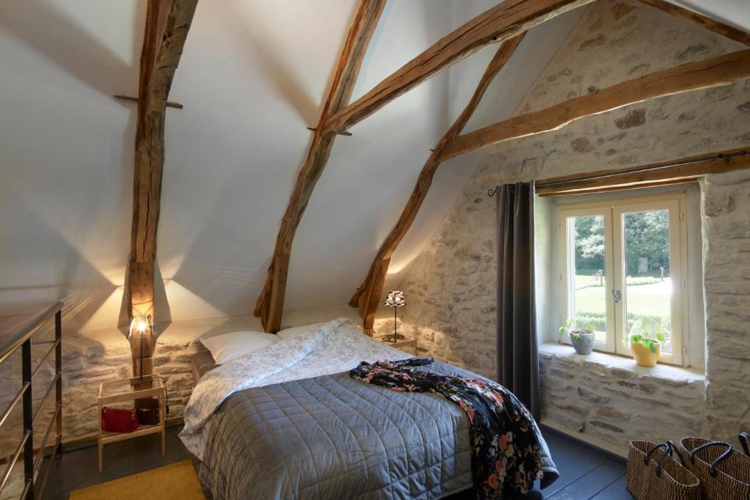 Photo of Bedroom in Singles