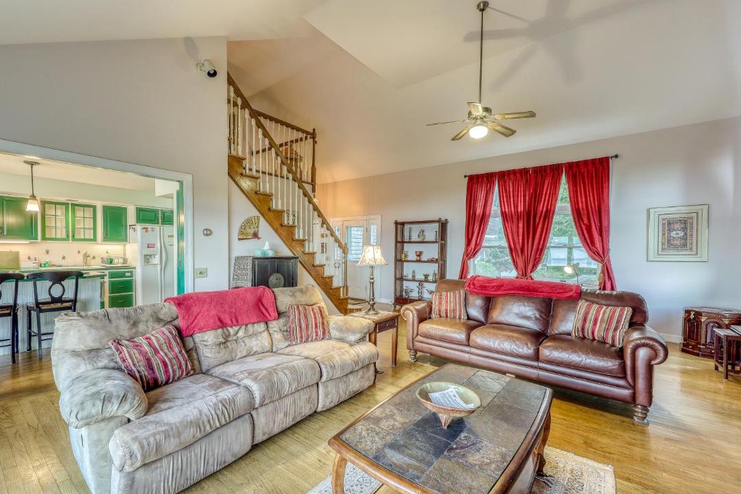 Photo of Livingroom in North Hero