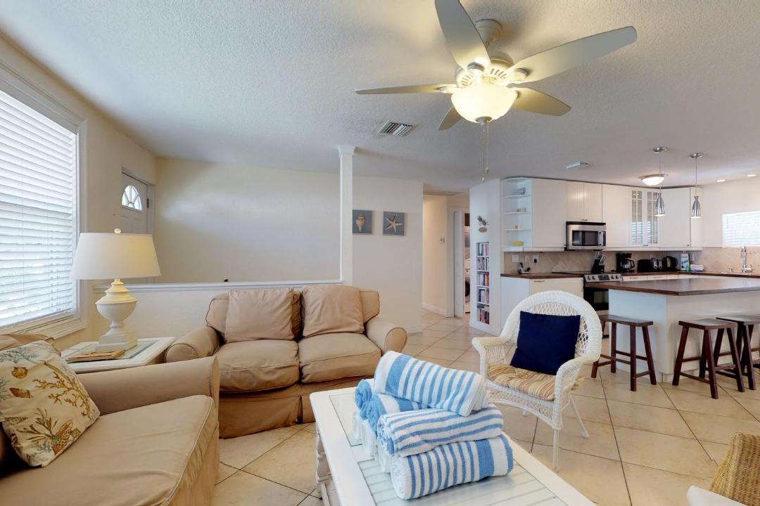 Photo of Livingroom in Holmes Beach
