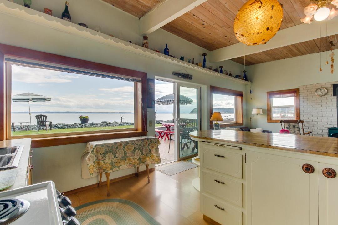 Photo of Others in Clinton