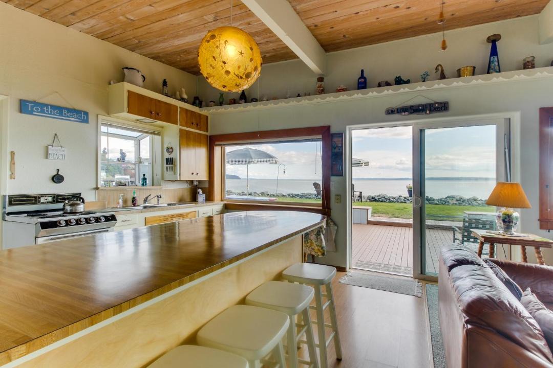 Photo of Others in Clinton