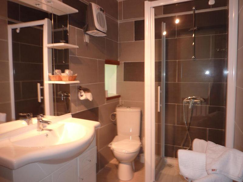 Photo of Bathroom in Saint-Chely-du-Tarn
