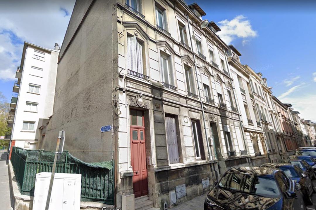 Photo of Buildings in Centre Erlon