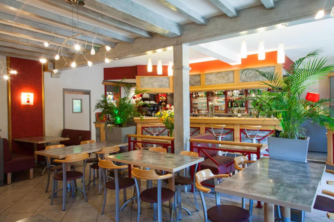 Photo of Others in Beze